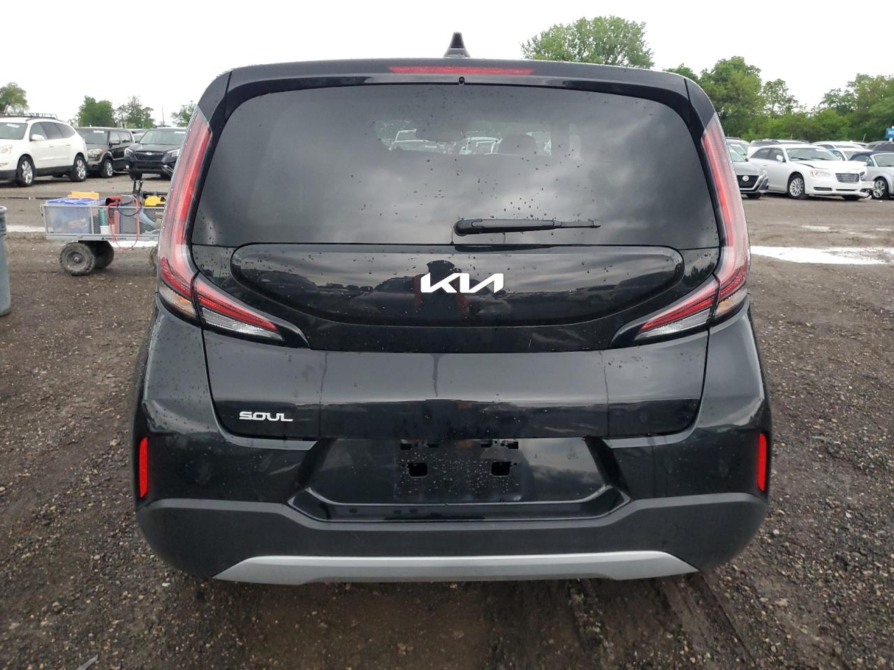 KNDJ33AU2R7898975 2024 Kia Soul Ex