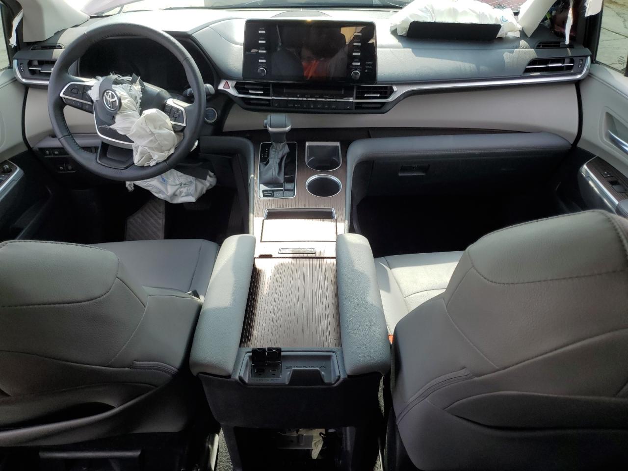 5TDYRKEC3NS132875 2022 Toyota Sienna Xle