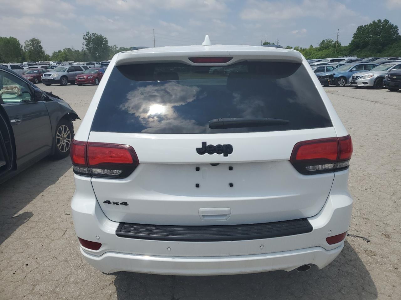 1C4RJFAGXLC400444 2020 Jeep Grand Cherokee Laredo