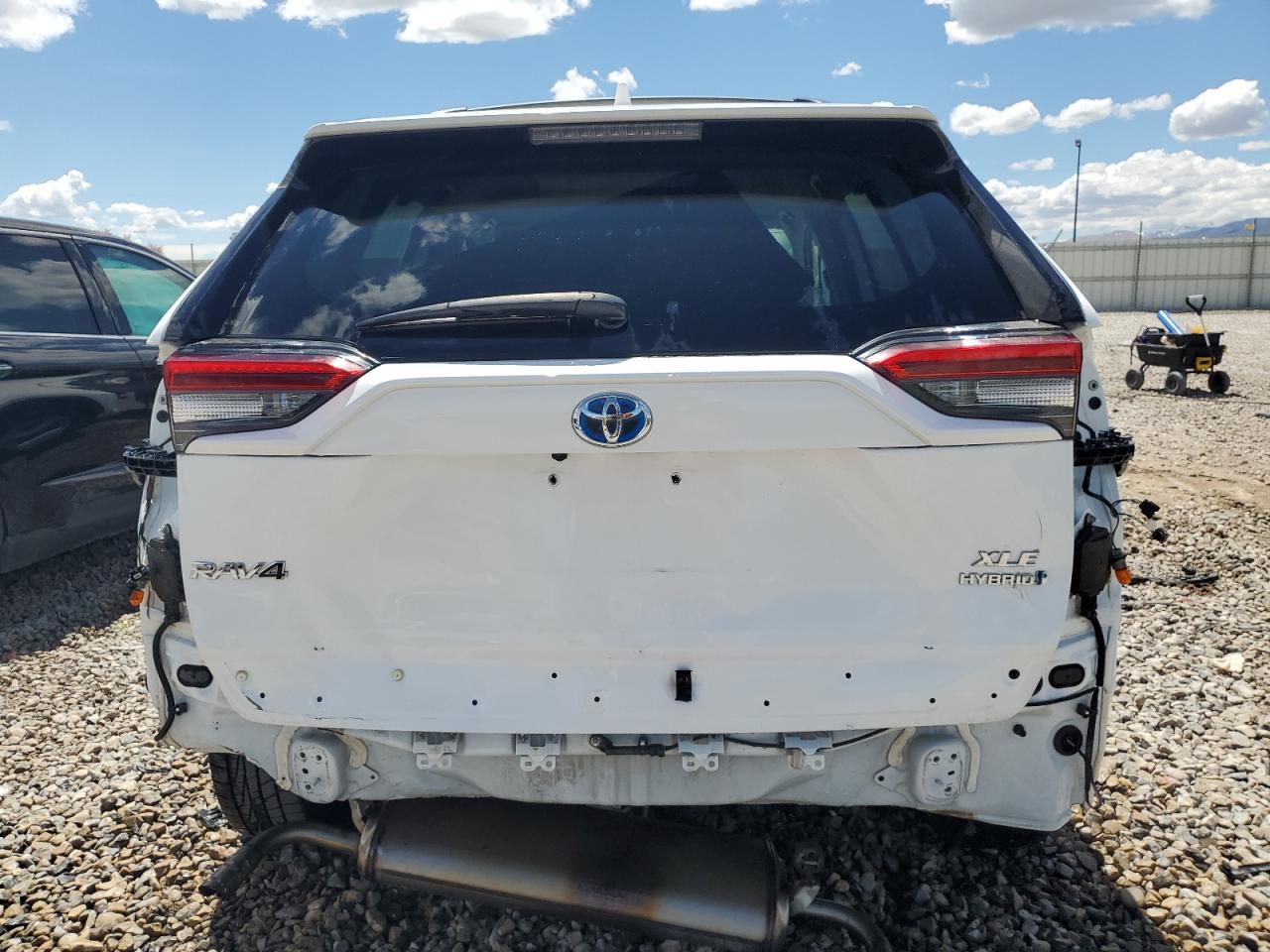 2T3RWRFV9LW080380 2020 Toyota Rav4 Xle