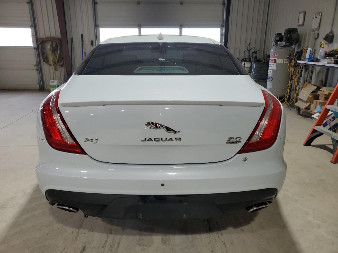 SAJWJ1CDXG8W00145 2016 Jaguar Xj