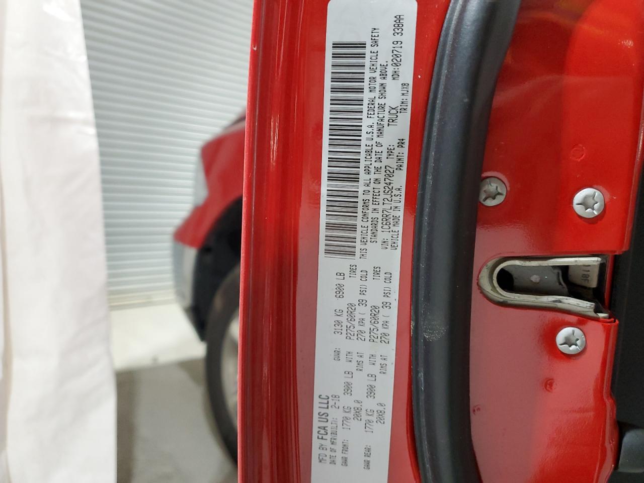 1C6RR7LT2JS247027 2018 Ram 1500 Slt