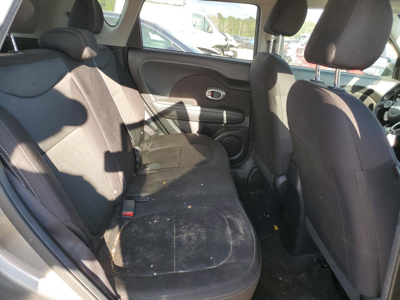 KNDJN2A27G7365486 2016 Kia Soul
