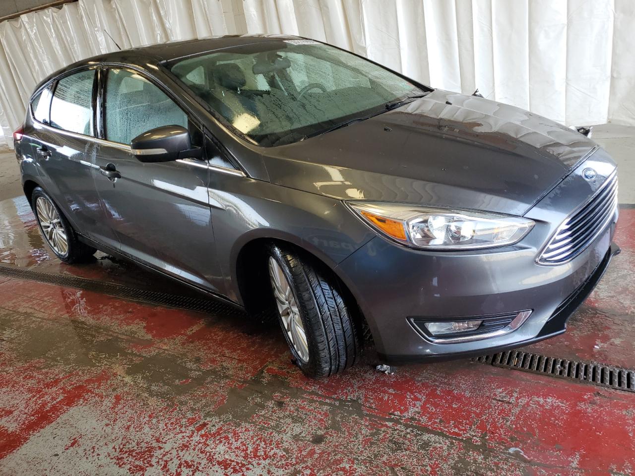 1FADP3N27JL221657 2018 Ford Focus Titanium