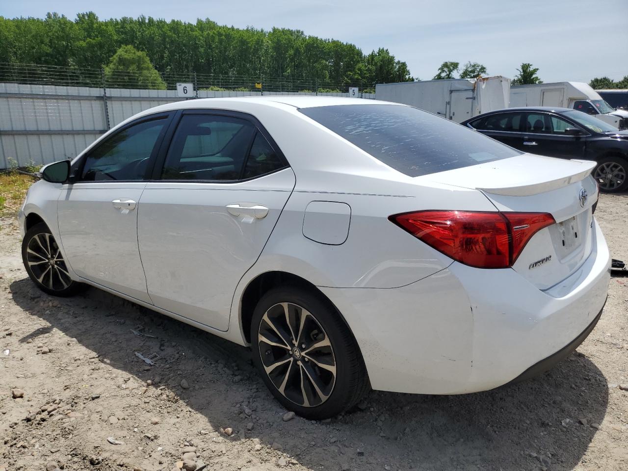 5YFBURHE1KP860063 2019 Toyota Corolla L