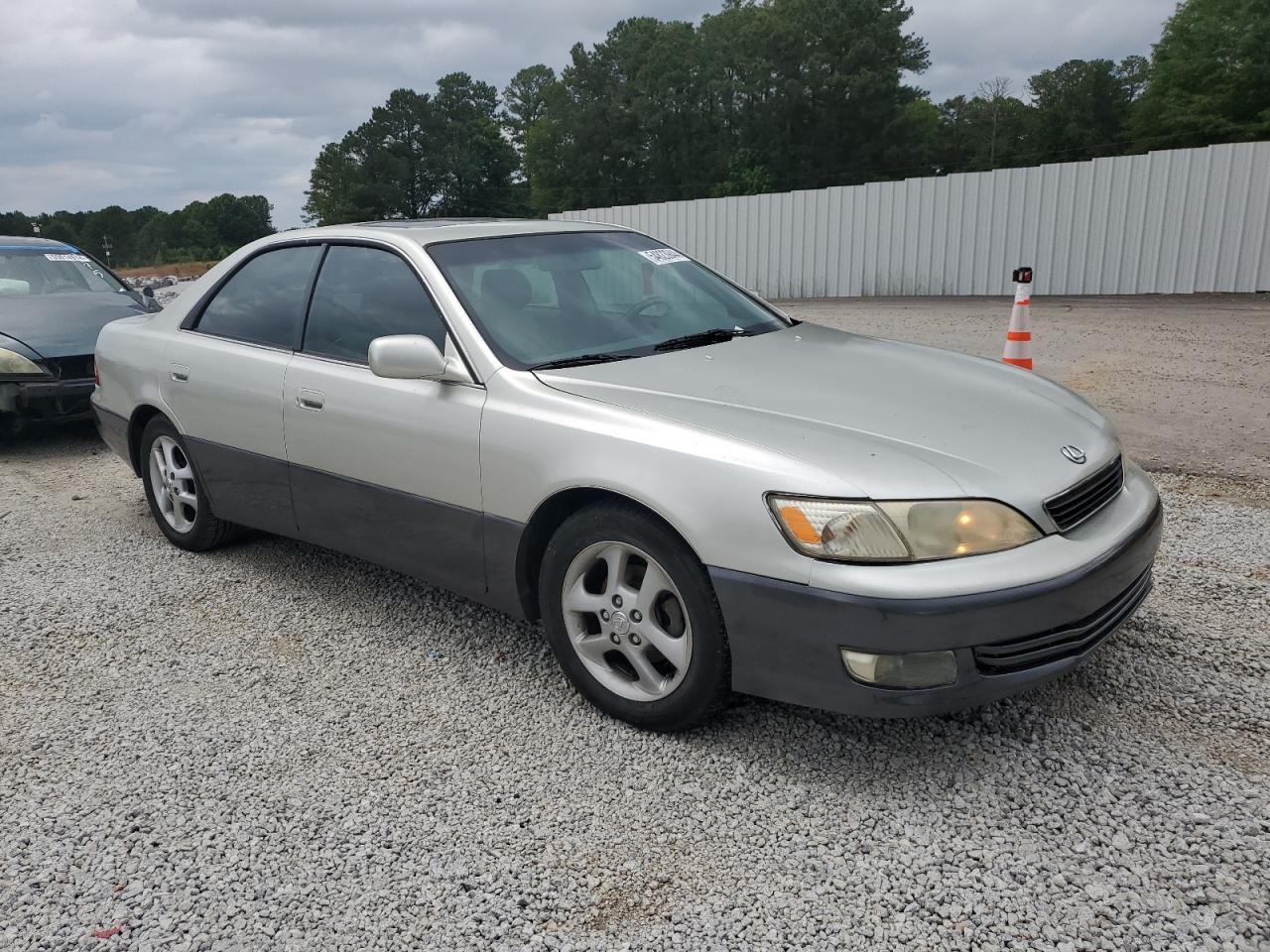 JT8BF28G110305818 2001 Lexus Es 300