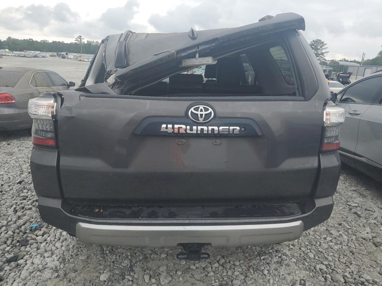 JTEBU5JRXK5637504 2019 Toyota 4Runner Sr5