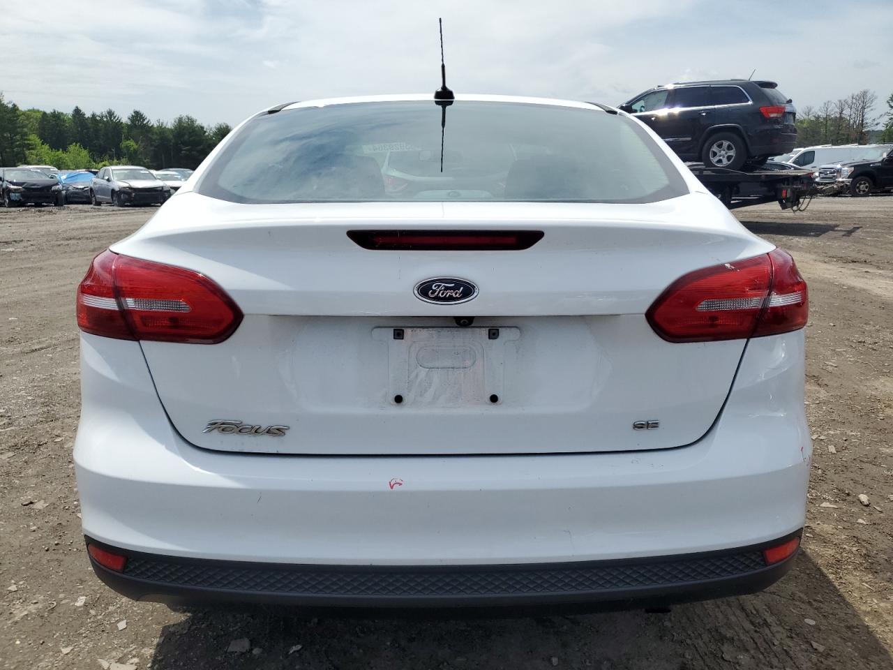 1FADP3F21JL332705 2018 Ford Focus Se