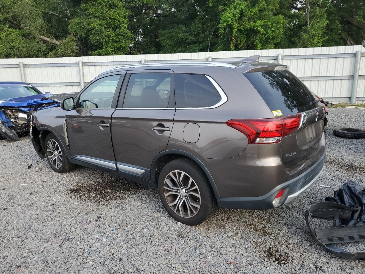 JA4AZ3A37JZ064001 2018 Mitsubishi Outlander Se