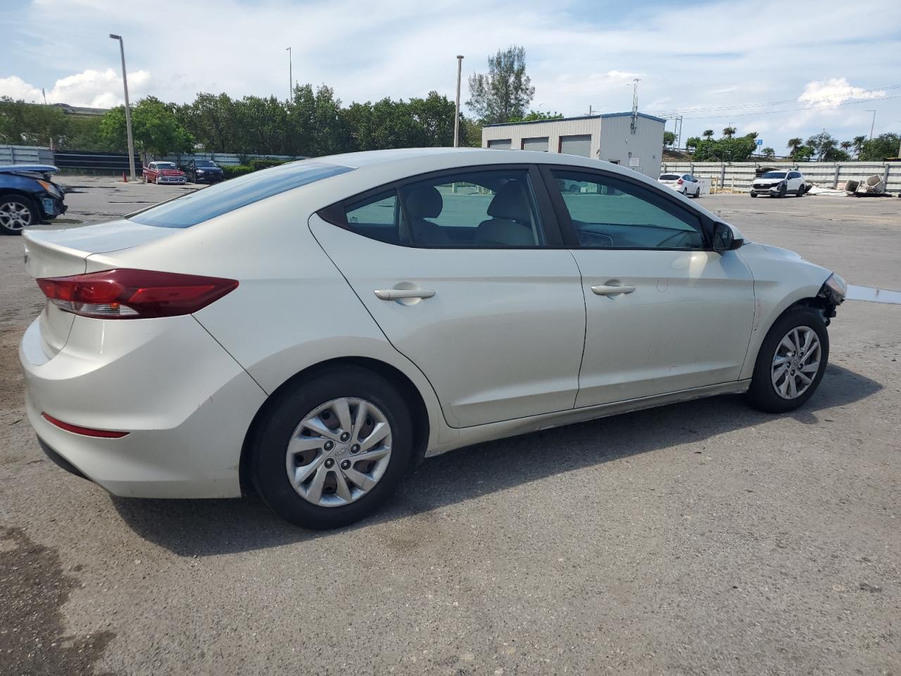 KMHD74LF3JU580564 2018 Hyundai Elantra Se