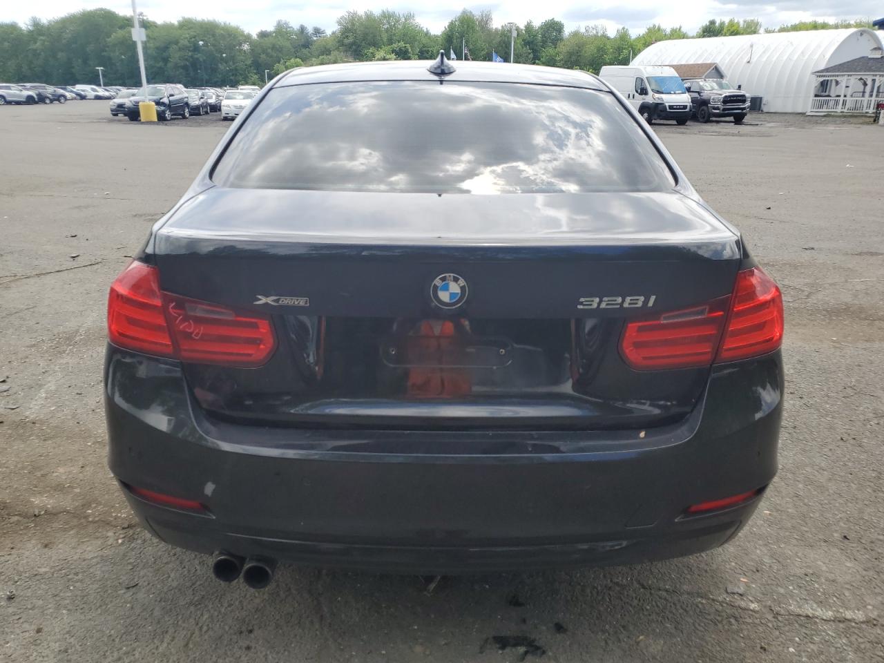 2013 BMW 328 Xi Sulev vin: WBA3B5G57DNS03334