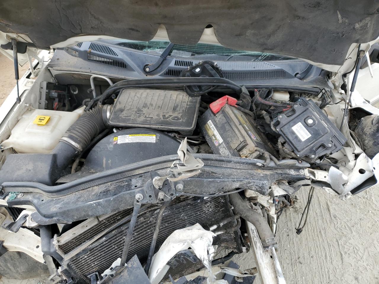 1J4RG4GK4AC119228 2010 Jeep Commander Sport