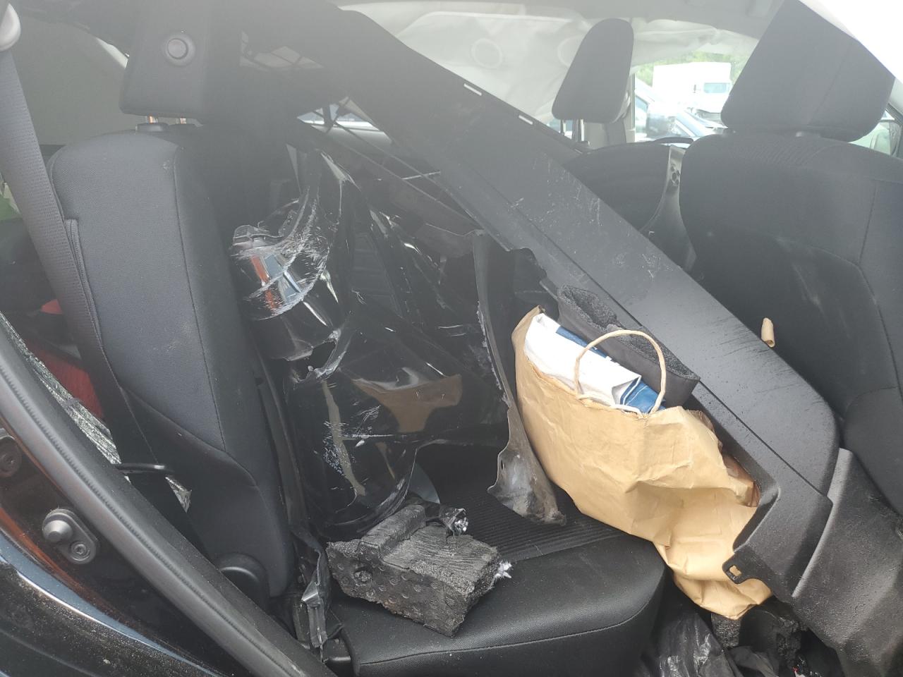 2T3BFREV4HW692352 2017 Toyota Rav4 Le