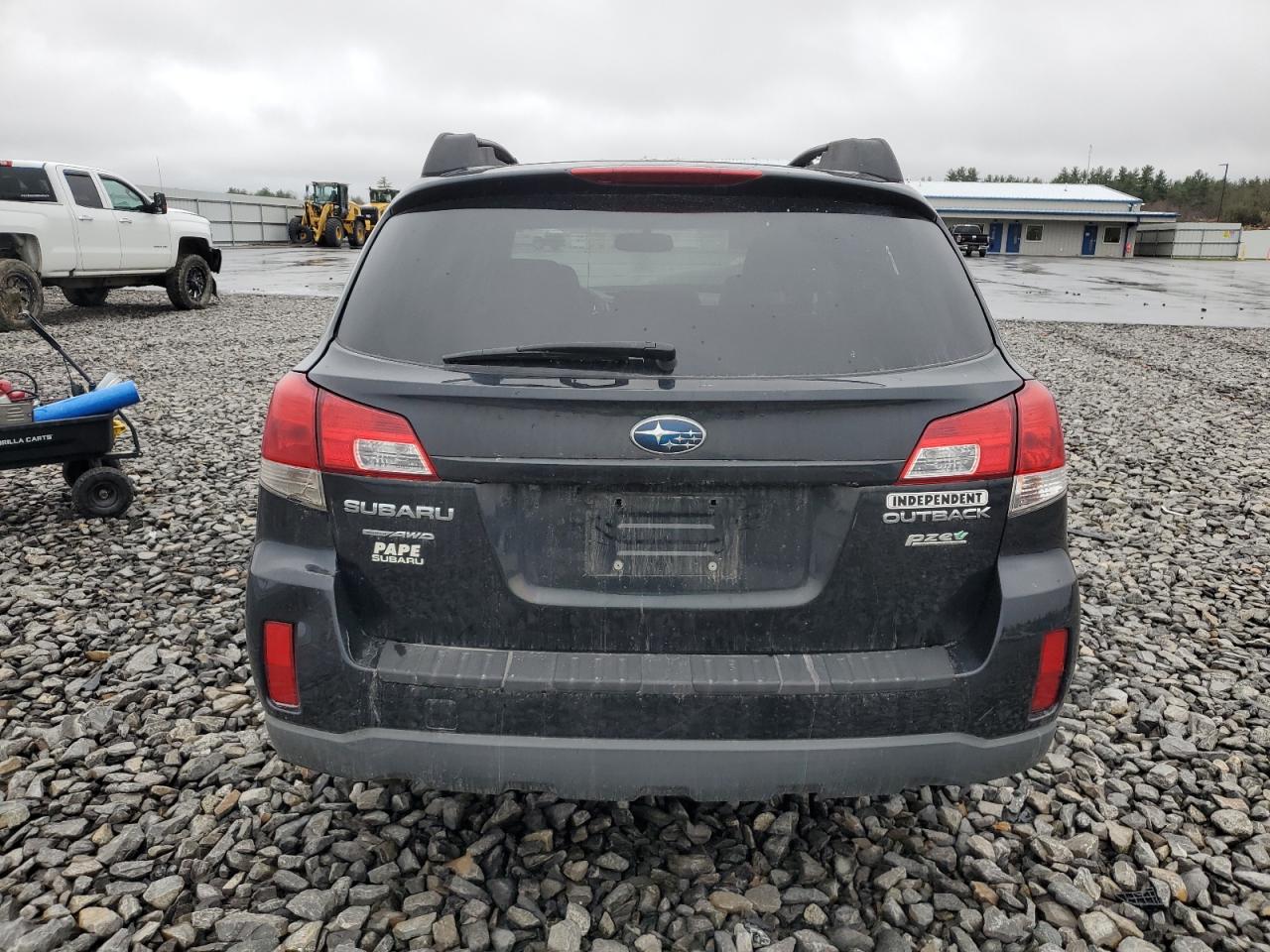 4S4BRBGC8B1417370 2011 Subaru Outback 2.5I Premium