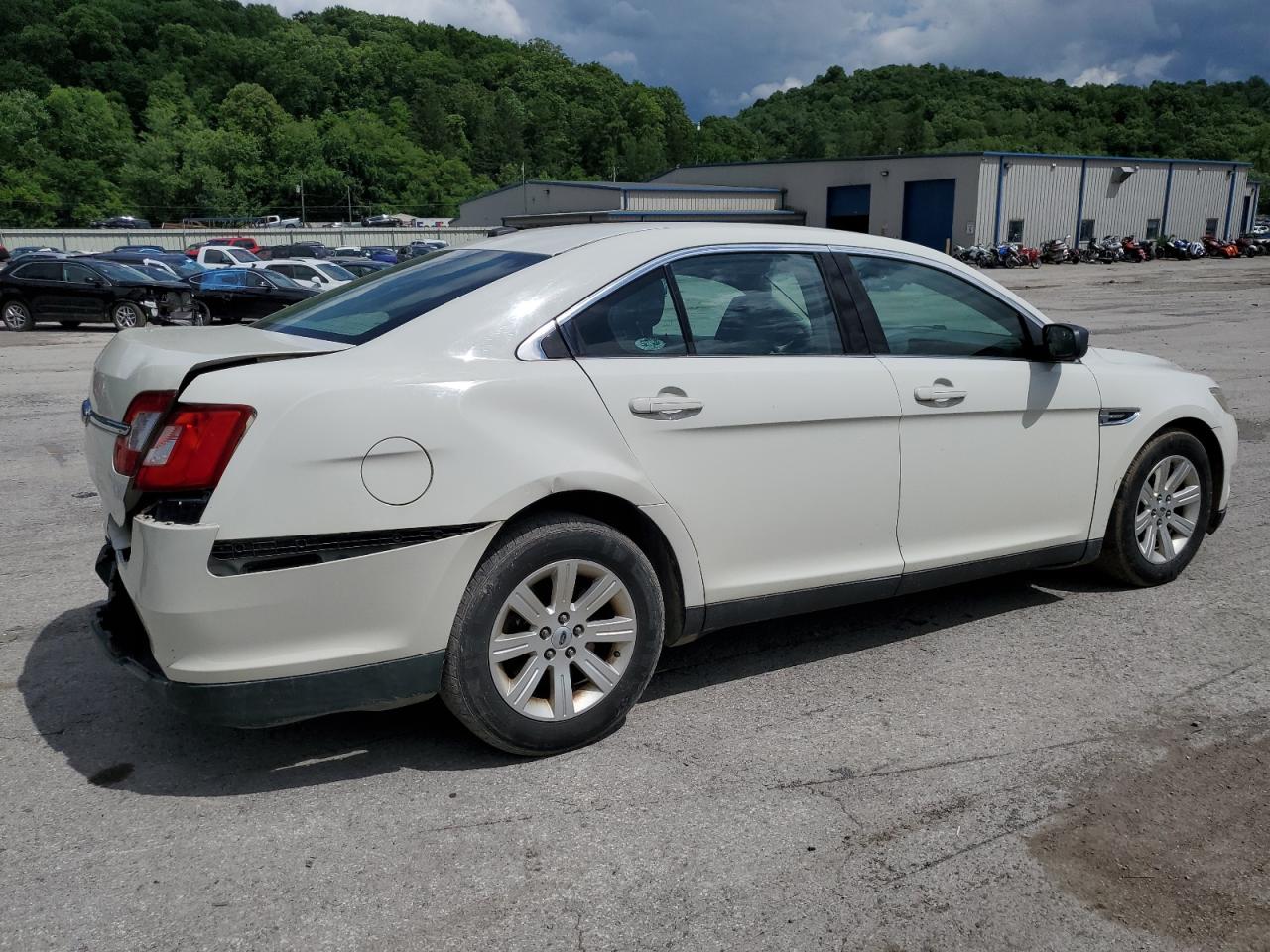 1FAHP2DW4AG165752 2010 Ford Taurus Se