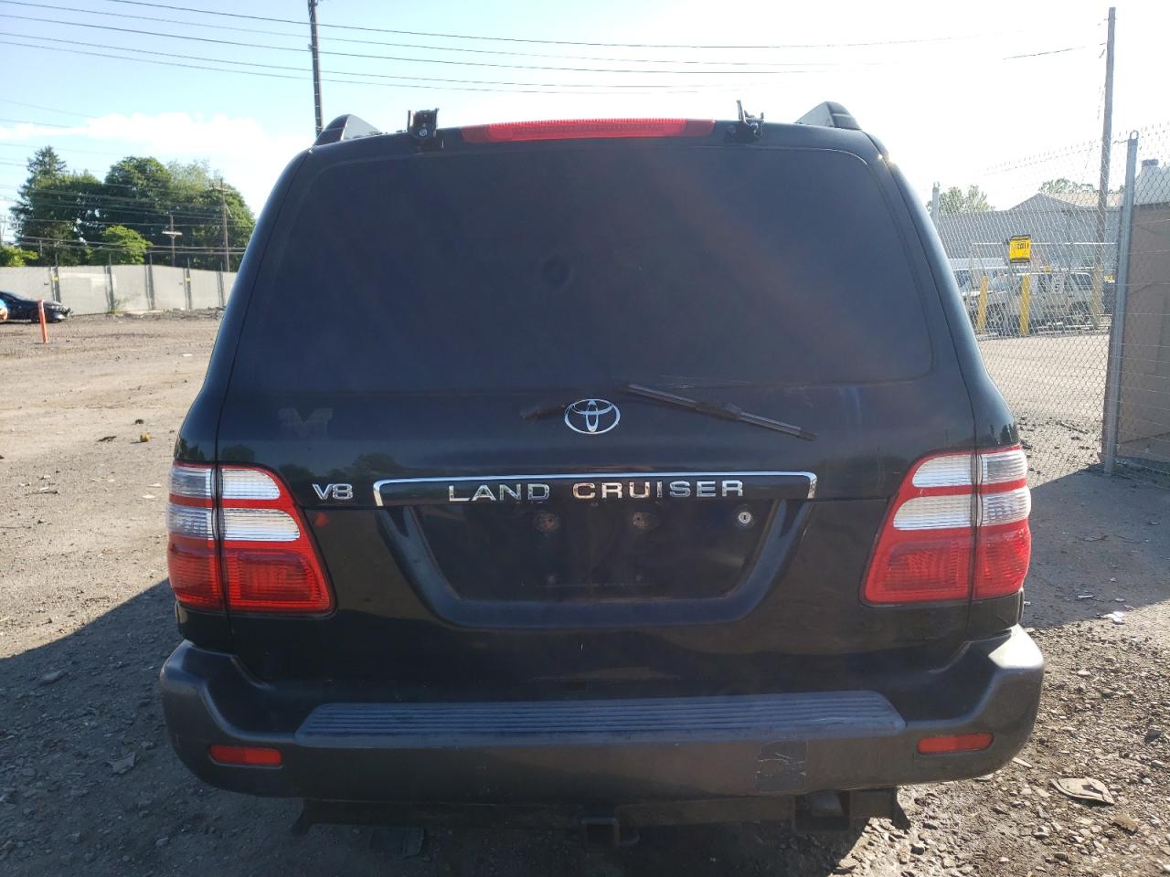 JTEHT05J352072135 2005 Toyota Land Cruiser