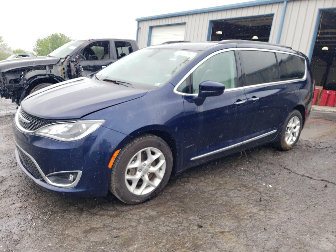 2C4RC1BG1HR543065 2017 Chrysler Pacifica Touring L