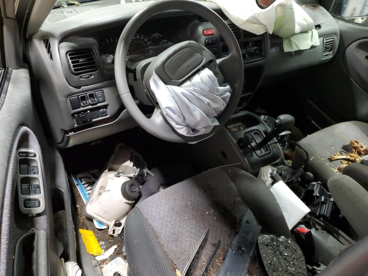 2CNBJ13C426929230 2002 Chevrolet Tracker