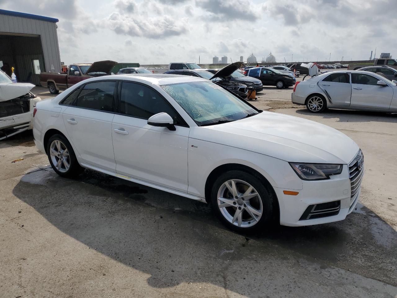 WAUKMAF41JN015850 2018 Audi A4 Premium