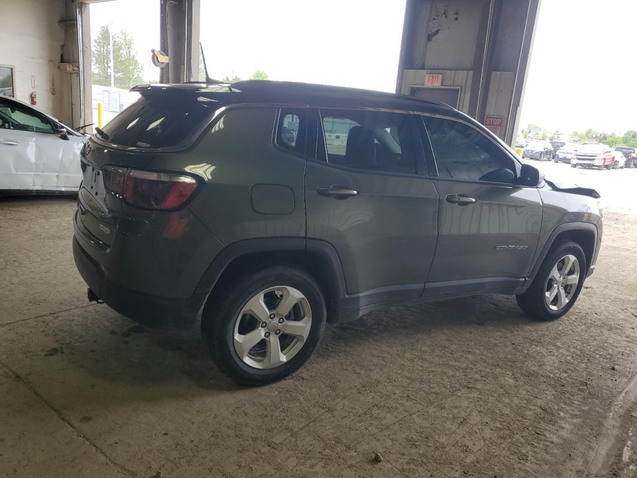 2018 Jeep Compass Latitude vin: 3C4NJDBB1JT117146