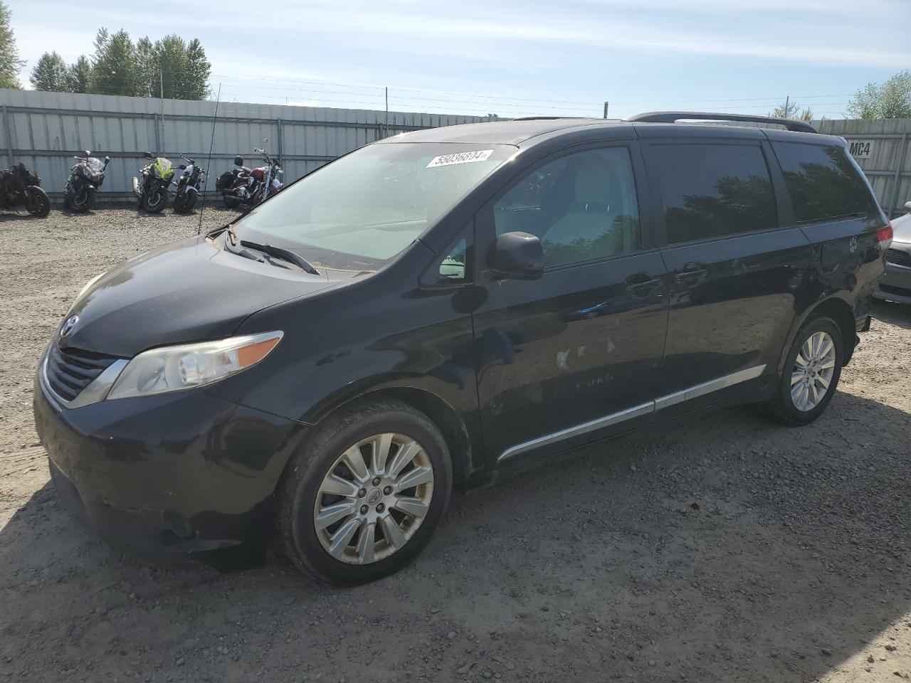 5TDJK3DC1CS037712 2012 Toyota Sienna Le