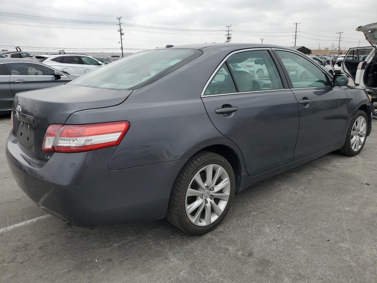 4T1BF3EK4BU208778 2011 Toyota Camry Base