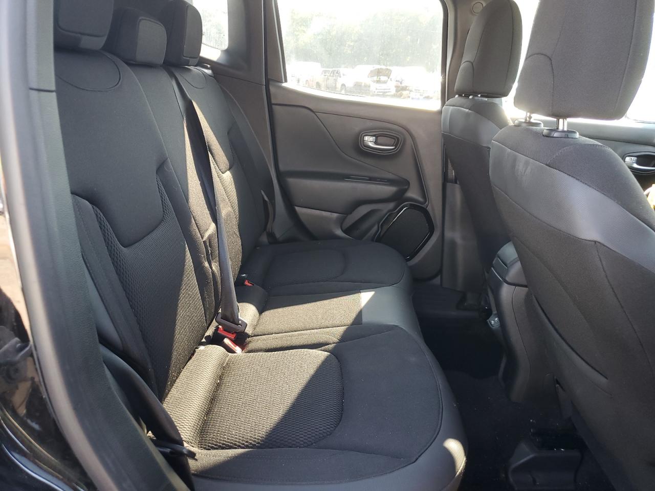 ZACCJBBB7JPH01893 2018 Jeep Renegade Latitude