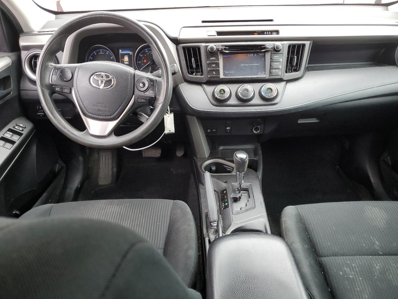 2T3ZFREV3JW453220 2018 Toyota Rav4 Le