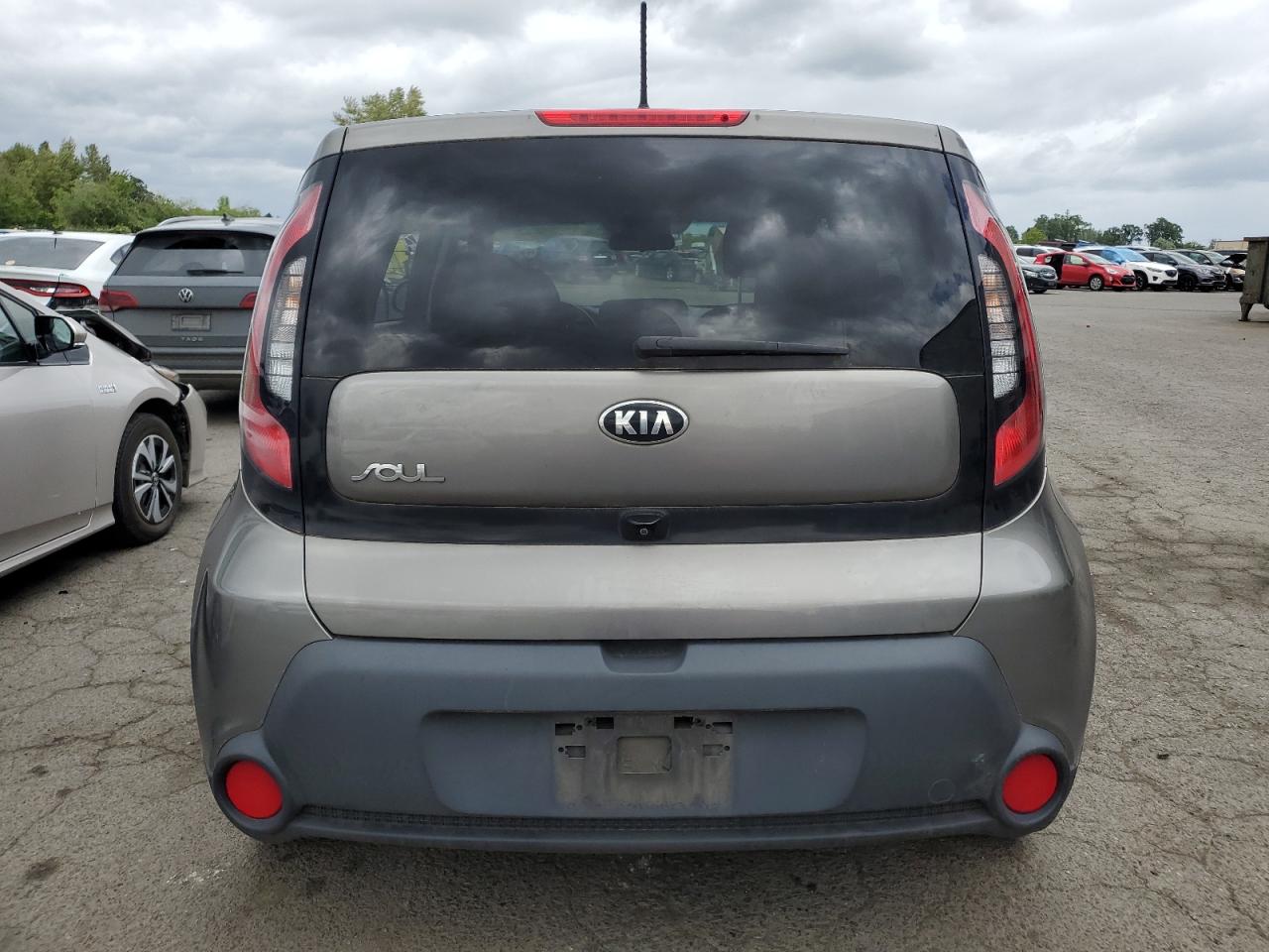 KNDJN2A21G7323637 2016 Kia Soul
