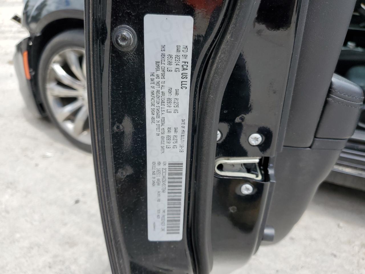 2C3CCAAG5KH517240 2019 Chrysler 300 Touring