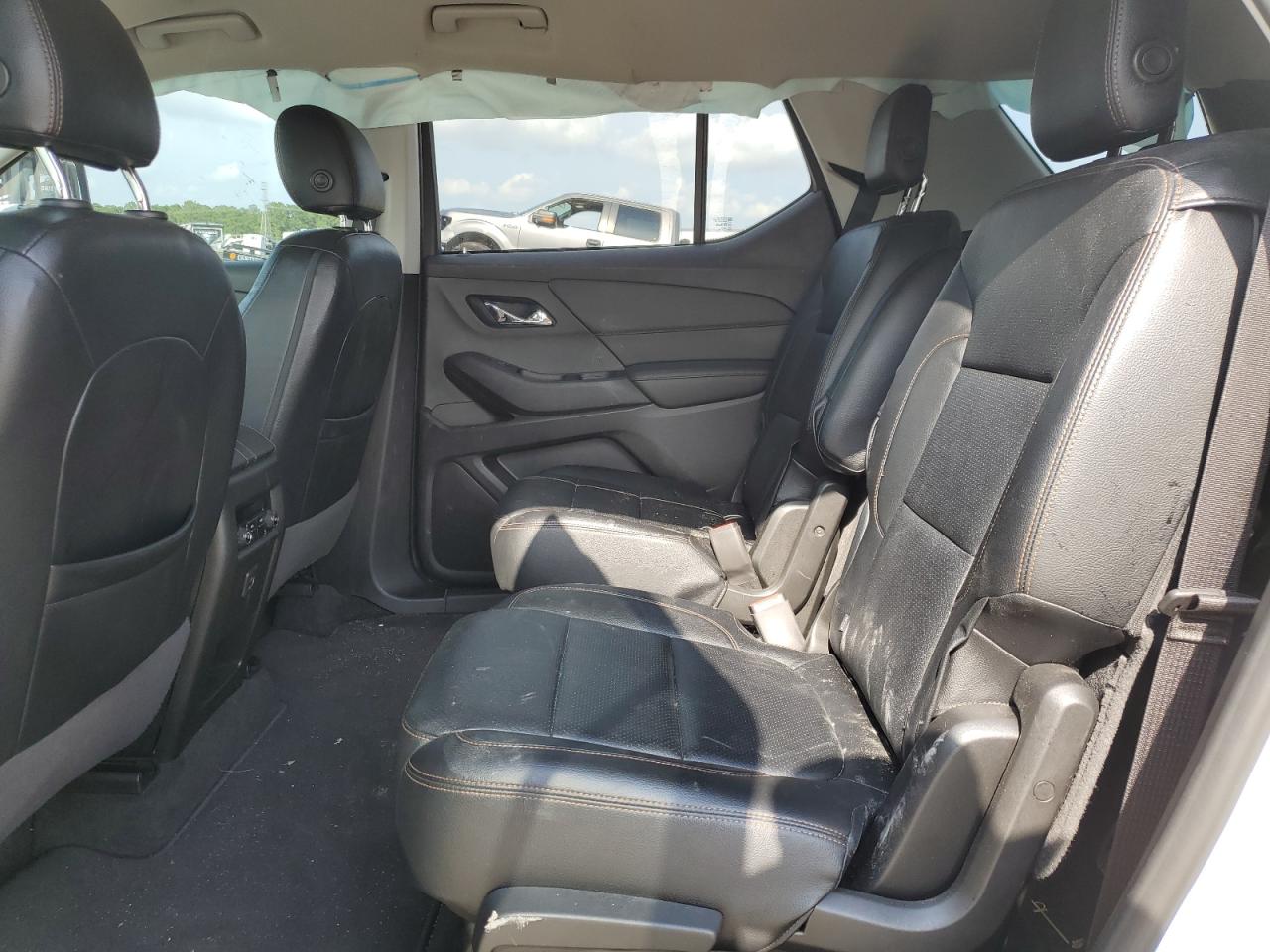 1GNEVGKW5JJ262620 2018 Chevrolet Traverse Lt