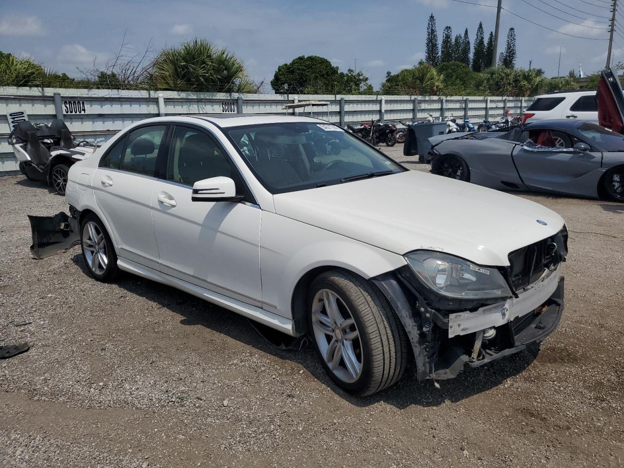 WDDGF8AB3EG194300 2014 Mercedes-Benz C 300 4Matic