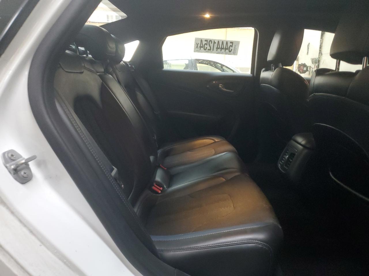 1C3CCCBG6FN527699 2015 Chrysler 200 S