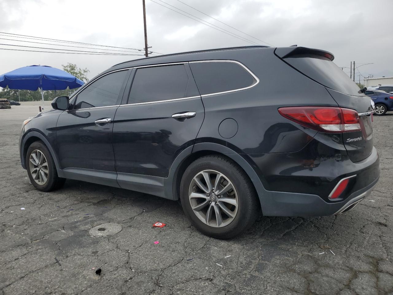 KM8SM4HF3HU205809 2017 Hyundai Santa Fe Se