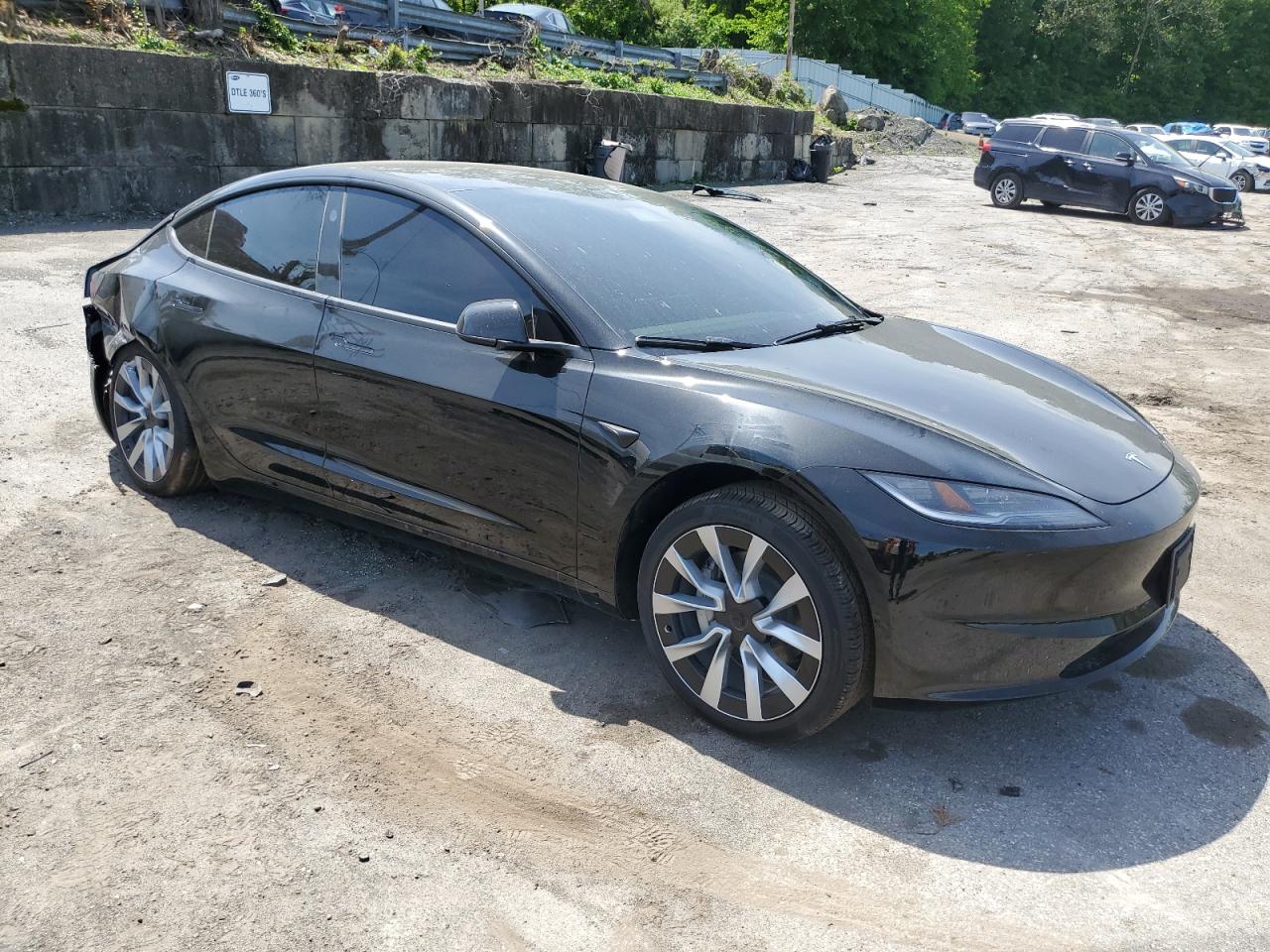 5YJ3E1EB7RF734552 2024 Tesla Model 3