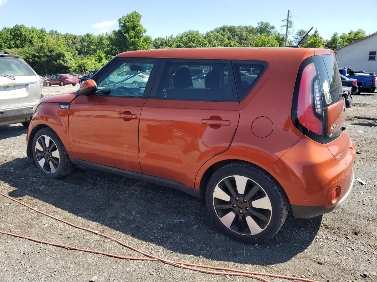 KNDJP3A51J7553695 2018 Kia Soul +