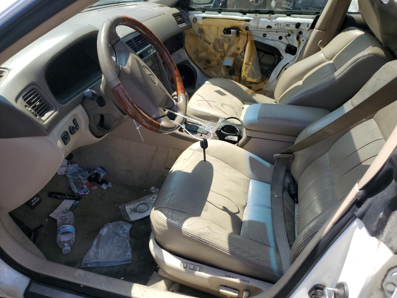 JT8BF28G010304823 2001 Lexus Es 300