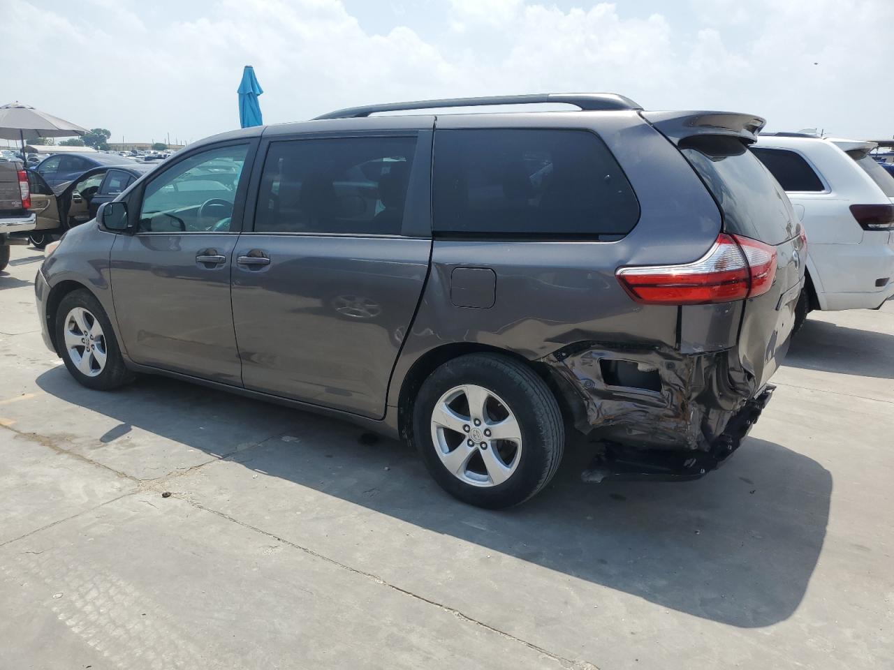 5TDKZ3DC7HS834893 2017 Toyota Sienna Le