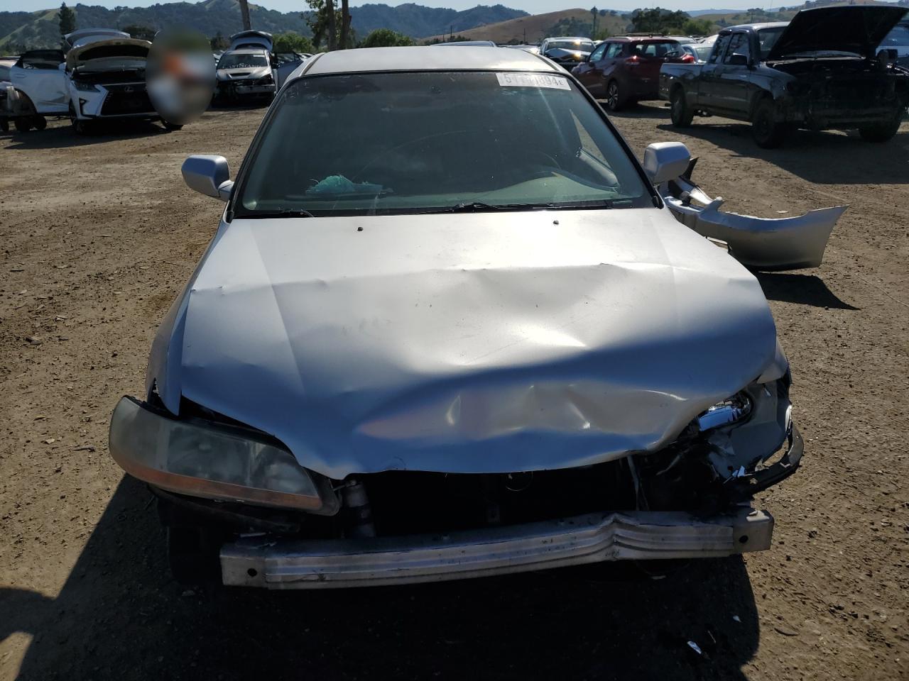 1HGCG6654YA037011 2000 Honda Accord Lx