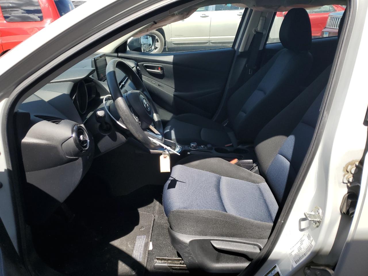 3MYDLBYV3KY520823 2019 Toyota Yaris L