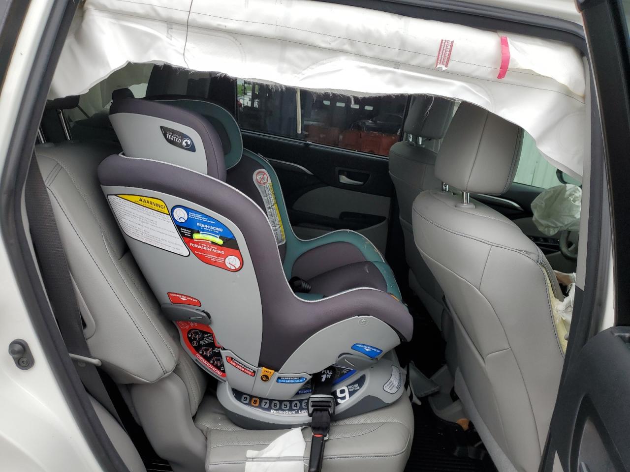 5TDDZRFH7JS867418 2018 Toyota Highlander Limited