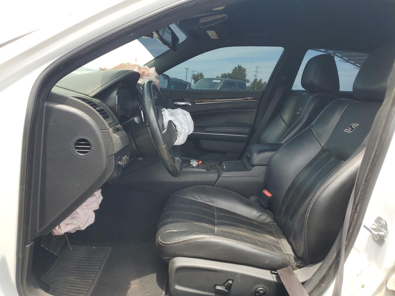 2C3CCABG5KH697835 2019 Chrysler 300 S