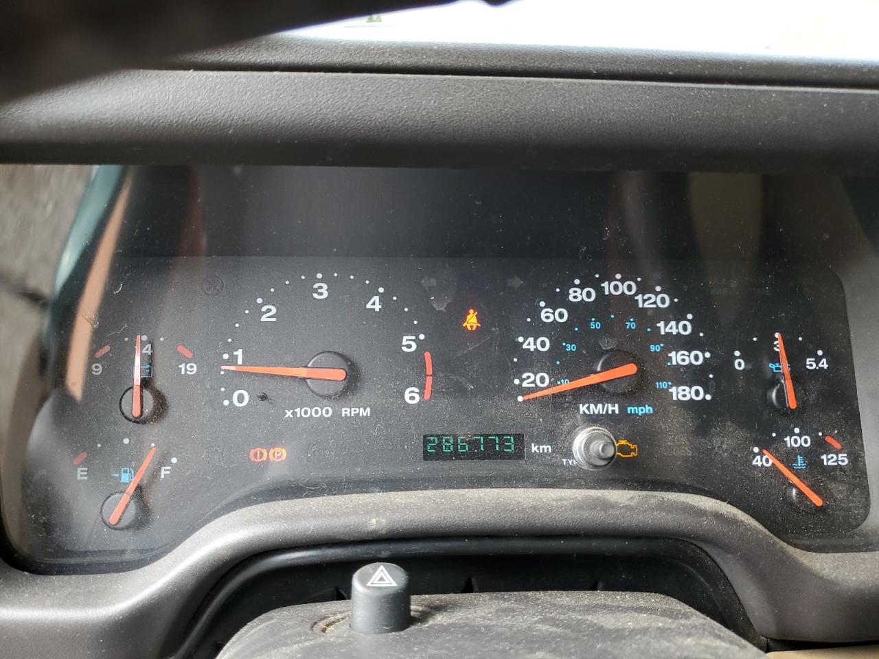 1J4FA59S81P366929 2001 Jeep Wrangler / Tj Sahara