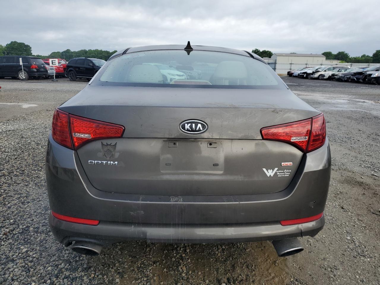 KNAGM4A73B5061528 2011 Kia Optima Lx