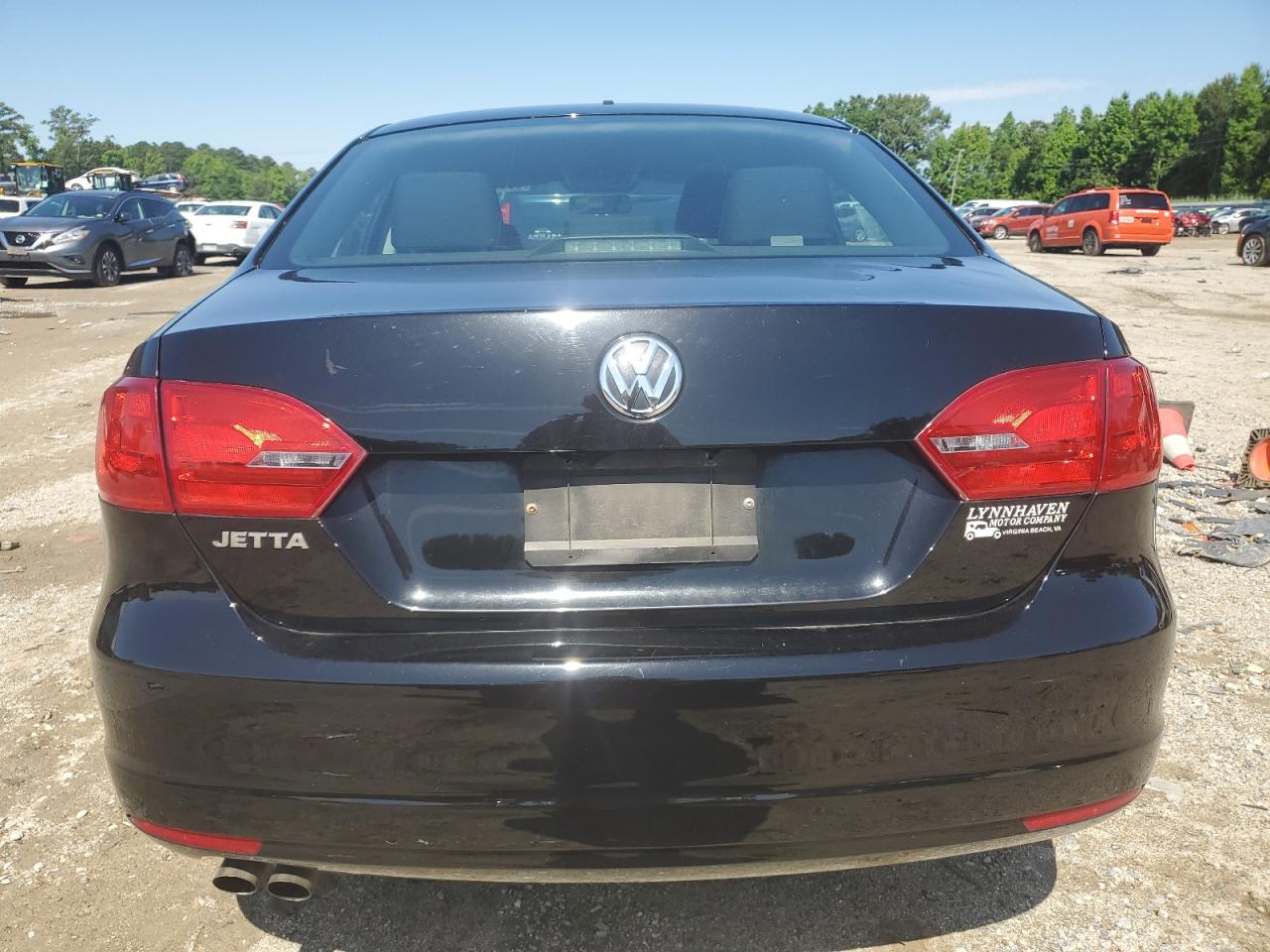 2014 Volkswagen Jetta Base vin: 3VW2K7AJ8EM210043