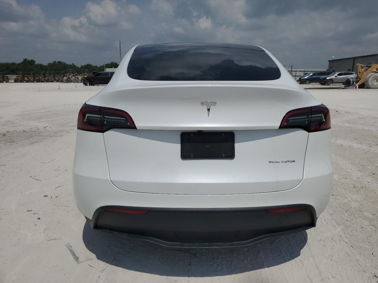 7SAYGDEE4PF891547 2023 Tesla Model Y