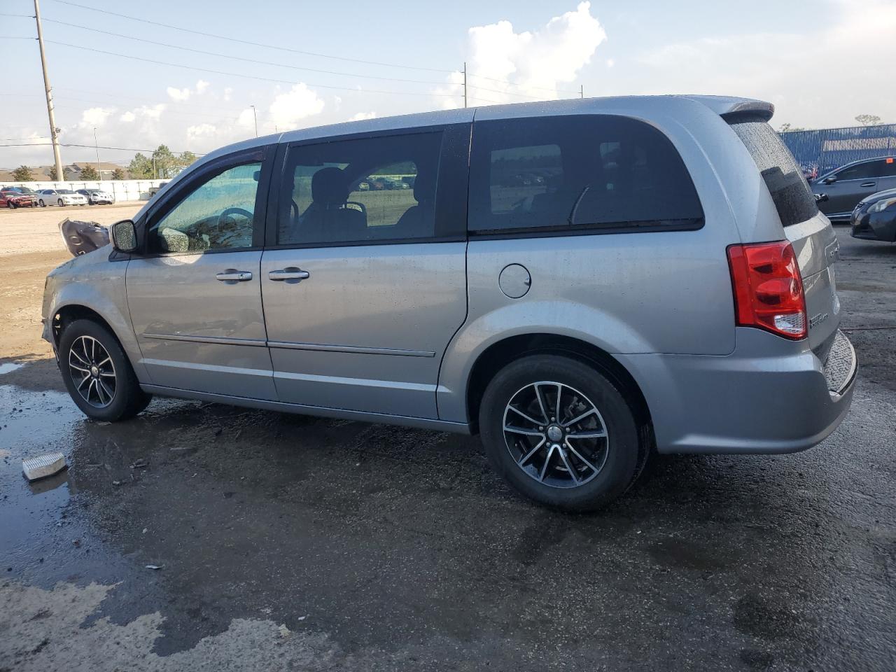 2C4RDGBG8FR702810 2015 Dodge Grand Caravan Se