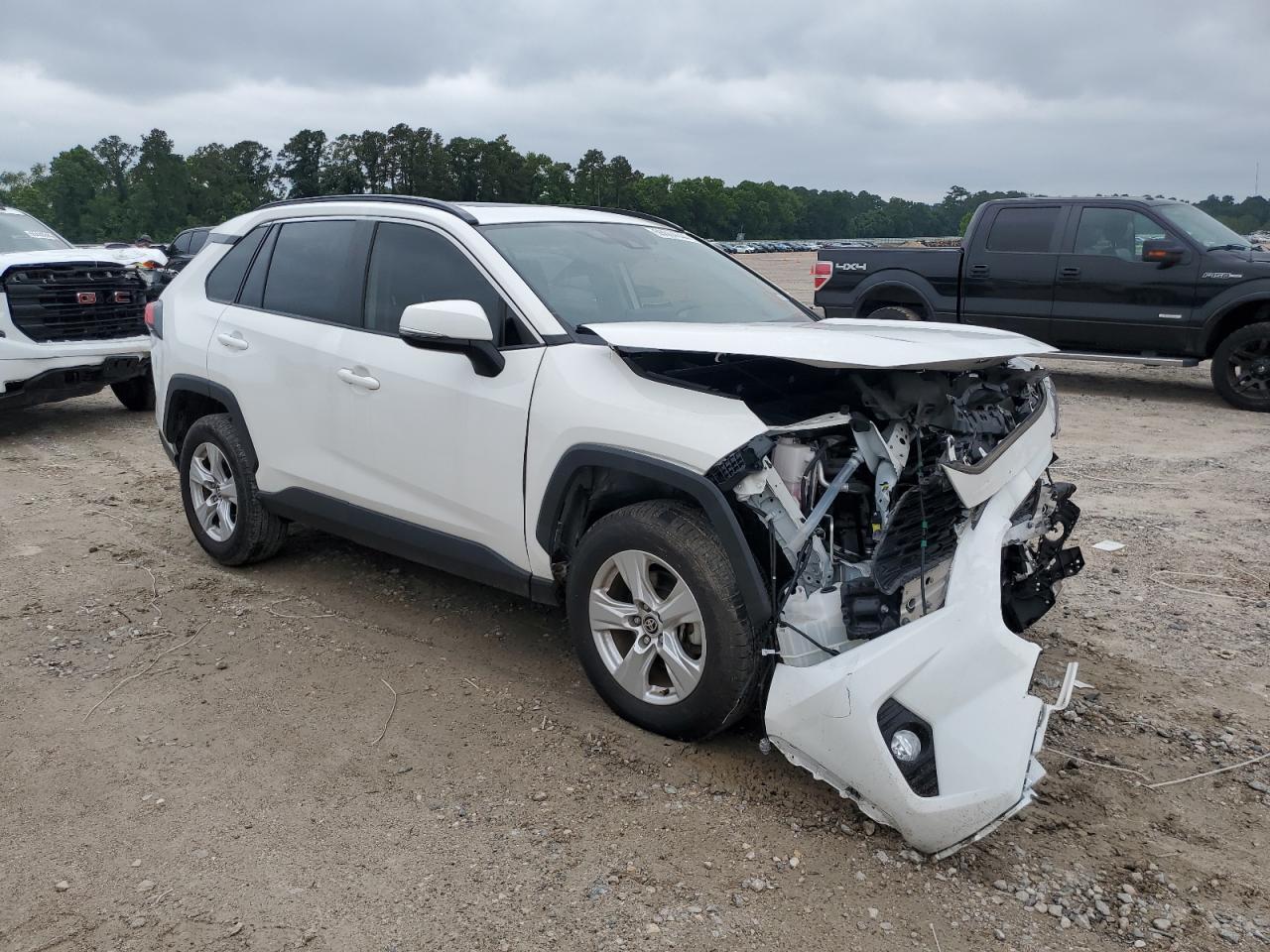 2020 Toyota Rav4 Xle vin: JTMW1RFV8LD060958