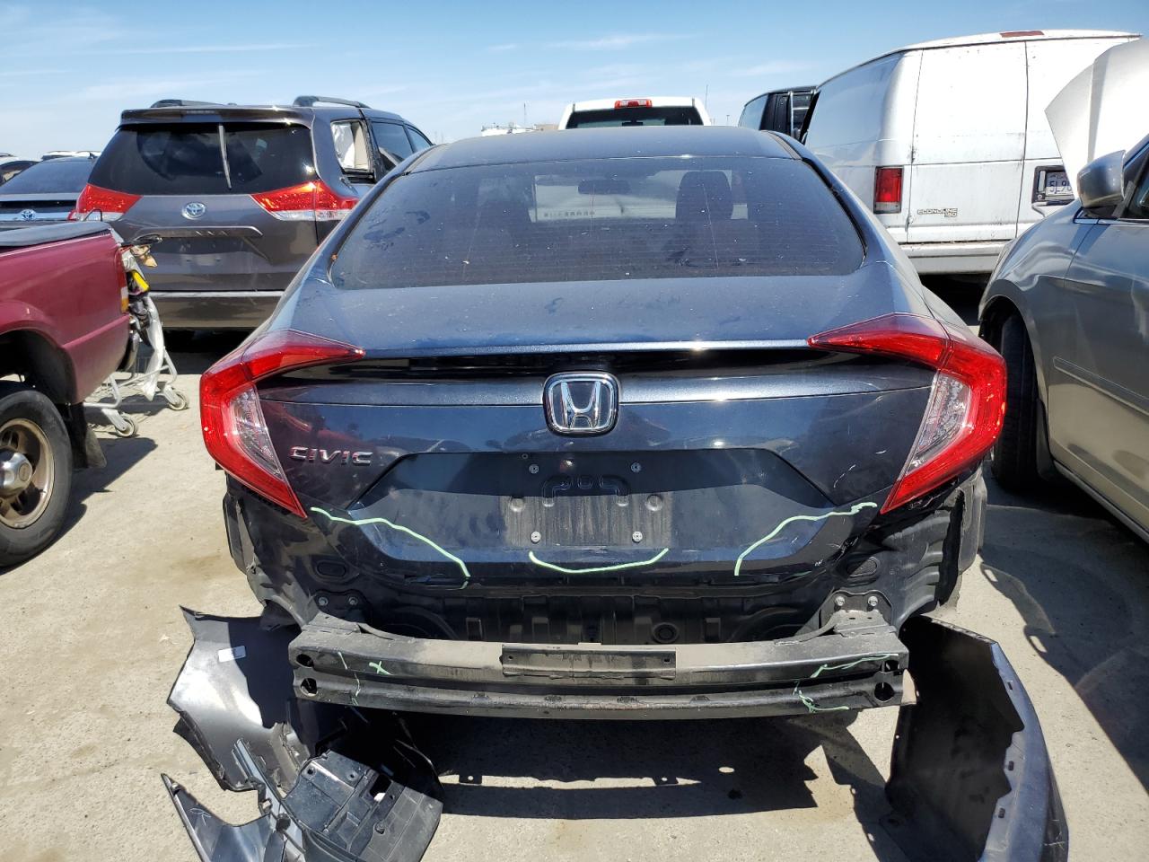 2HGFC2F6XKH581970 2019 Honda Civic Lx