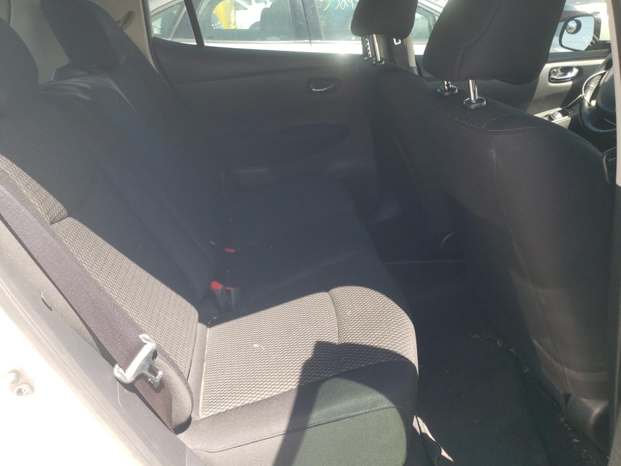 1N4AZ0CP3FC333745 2015 Nissan Leaf S